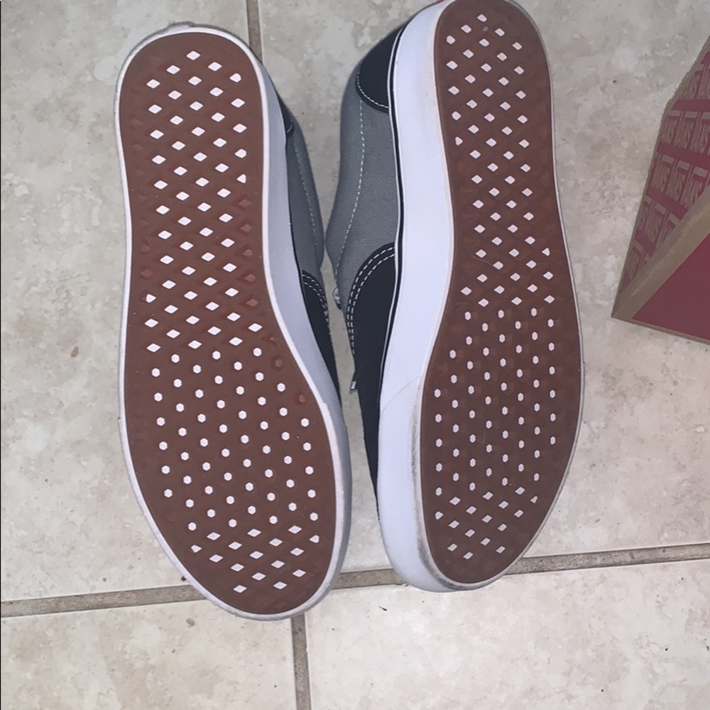 Vans - Picture 2 of 3